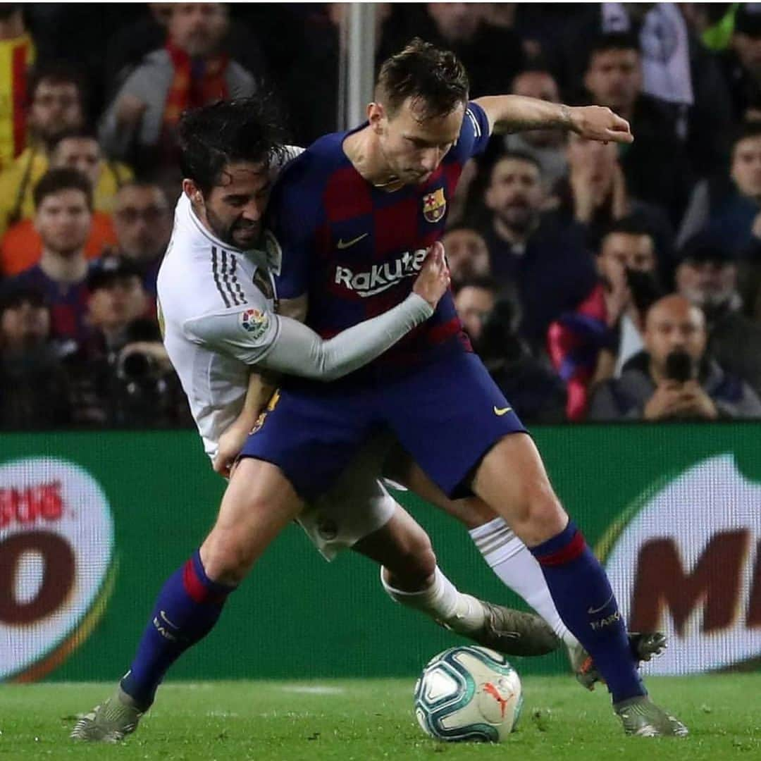 イヴァン・ラキティッチさんのインスタグラム写真 - (イヴァン・ラキティッチInstagram)「Partido trabajado, a seguir fuerte.!👍⚽️💪 #elclasico #buentrabajo #confianza」12月19日 7時33分 - ivanrakitic