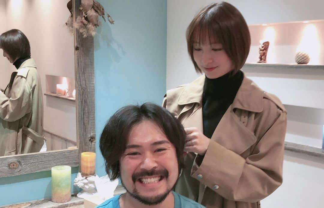 篠田麻里子さんのインスタグラム写真 - (篠田麻里子Instagram)「久々にばっさりっ✂︎ だんだん顔も丸くなってきてw頭も丸くしようかとショートにしました🙋‍♀️ 今年も1年間ありがとう渡辺さん✨  #ショートヘアー#ヘアアレンジ#ショート女子#冬ヘアー @liko_by_maris」12月19日 7時48分 - shinodamariko3