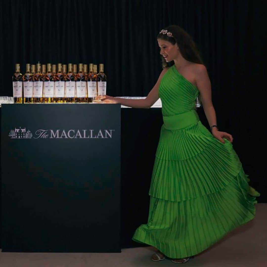 RJMStyleのインスタグラム：「The Macallan Edition 5 Launch  Preview. 🥃  #TheMacallan Edition No.5 is the brands homage to the diversity and complexity of natural colour. The Macallan are shaped from time spent in the very best casks; maturing, nurturing and developing character.  World renowned colour masters at the #Pantone Color Institute™ created a unique colour for this special Edition which was unveiled on the day a beautiful purple. 🧞‍♀️💜💜💜💜」