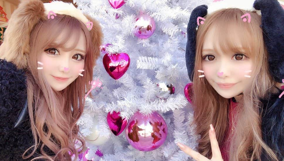 結城里華さんのインスタグラム写真 - (結城里華Instagram)「_ _ もうすぐ🎄🎁🎅🌟 _  #tokyo #shinjuku #kabukicho #東京 #新宿 #歌舞伎町 #韓国 #韓国ファッション #ヘアメイク #ヘアセット #bts #army #한국 #일본 #도쿄 #보라해 #キャバクラ #キャバ嬢 #金髪 #louisvuitton #chanel #make #followme」12月19日 17時34分 - yuuki_rika