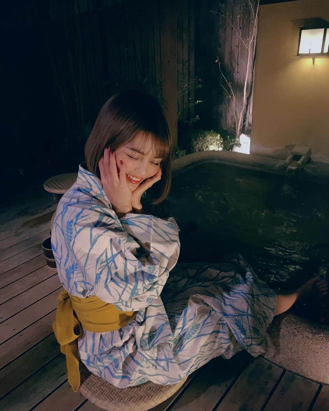 ななぴさんのインスタグラム写真 - (ななぴInstagram)「いっいゆっだーなっ♨️﻿ 冬、温泉、美味しいご飯最高💗﻿ ﻿ 冬好きだなあ〜年々好きになる。﻿ 時間は平等！限られてる中でできるだけいろんなところ行きたいね♥️ ﻿ ﻿ #温泉旅館　#温泉旅行　#温泉　#女子旅　#旅館　#浴衣　#ボブ　#和食　#山梨県　#山梨温泉　#足湯　#露天風呂　#国内旅行　#ななぴトラベル　#冬　#冬が好き　﻿」12月19日 17時35分 - __nanapgram__