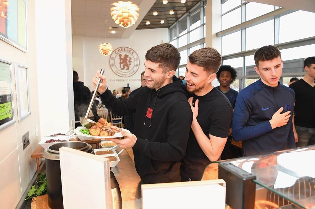 チェルシーFCさんのインスタグラム写真 - (チェルシーFCInstagram)「The Christmas lunch at Cobham! 🎄😋 #CFC #Chelsea」12月19日 17時38分 - chelseafc