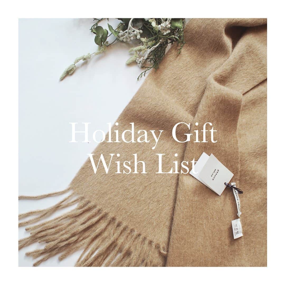 23区さんのインスタグラム写真 - (23区Instagram)「Holiday Gift Wish List🎄﻿ ﻿ ﻿ ASAUCE MELER﻿ ベビーアルパカエアリーシャギーストール❄️﻿ ﻿ 驚くような軽さとカシミヤ以上の保温性のあるストールは﻿ 大判なデザインでふんわりと巻けるのが魅力❣️﻿ ﻿ 首元にボリュームを持たせても◎﻿ ふんわり肩から羽織っても◎﻿ ﻿ 上品なベージュカラー が優しく包み込んでくれる﻿ 自分へのご褒美ギフトにもぴったりなアイテム🎁﻿ ﻿ ﻿ ﻿ ﻿ ﻿ ﻿ ﻿ ------------------------------------------﻿ #ASAUCEMELER﻿ SFBYKW0302 ¥38,000+tax﻿ ------------------------------------------﻿ ﻿ ※在庫状況はお店により異なりますので、﻿ オンワード樫山お客様相談室へお問合せくださいませ。﻿ ﻿ ﻿ ﻿ ﻿ ﻿ ------------------------------------------﻿ #23区 #23区GINZA #23區 #銀座 #GINZA ﻿ #ASAUCEMELER  #stole #gift #present #xmas #christmas #christmasgift #クリスマスギフト #クリスマスプレゼント #誕生日プレゼント #ご褒美ギフト #自分へのご褒美 #自分へのプレゼント #プレゼント #アソースメレ #ストール #マフラー #ベージュストール ﻿」12月19日 17時42分 - 23ku_official