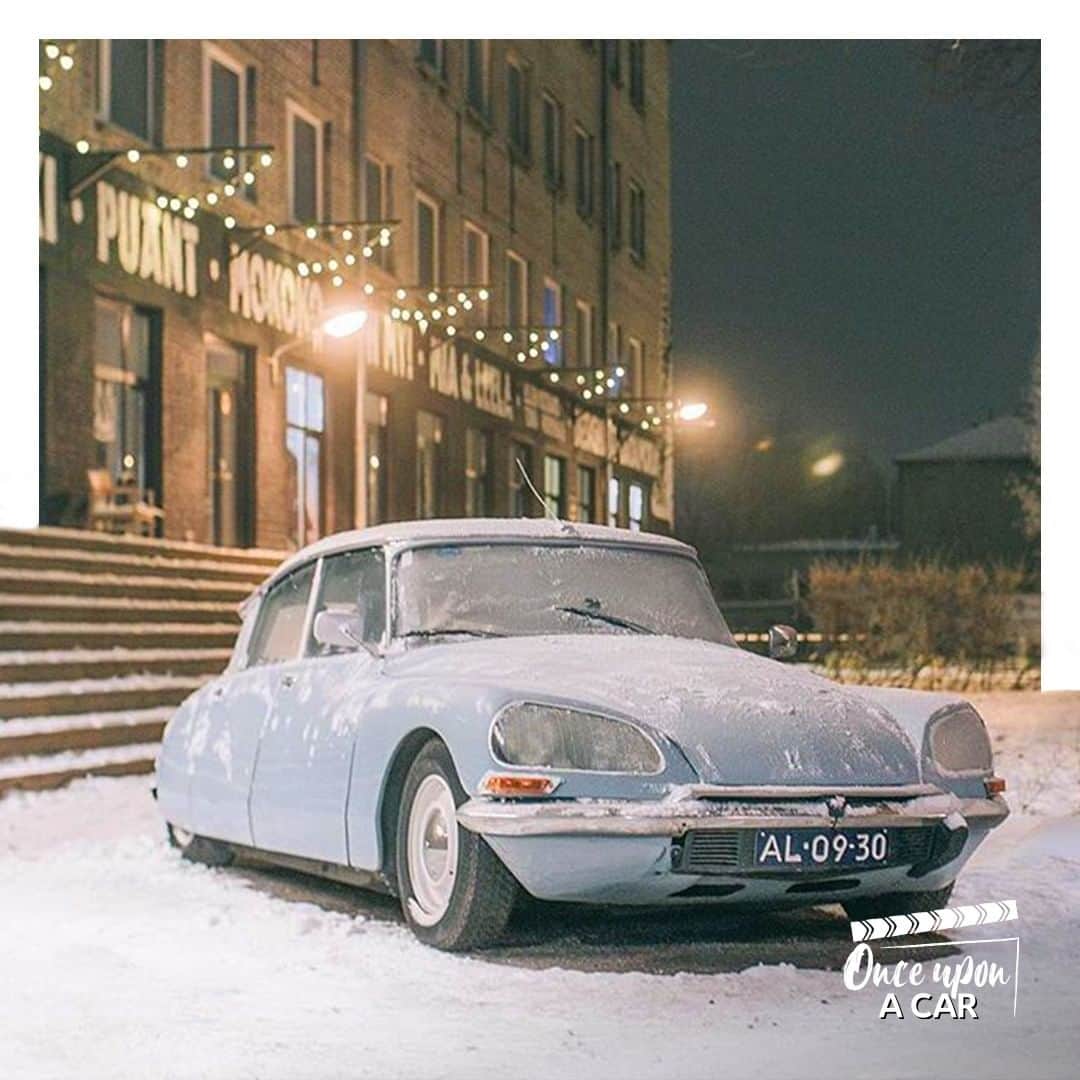 CITROEN JP Officialさんのインスタグラム写真 - (CITROEN JP OfficialInstagram)「雪降る夜に、DSでドライブ。 🇩🇰デンマークの @ingmarbtker さん、素敵な写真をありがとうございます📸 #TBT #Citroën100 #CitroënOrigins」12月19日 18時00分 - citroen_jp