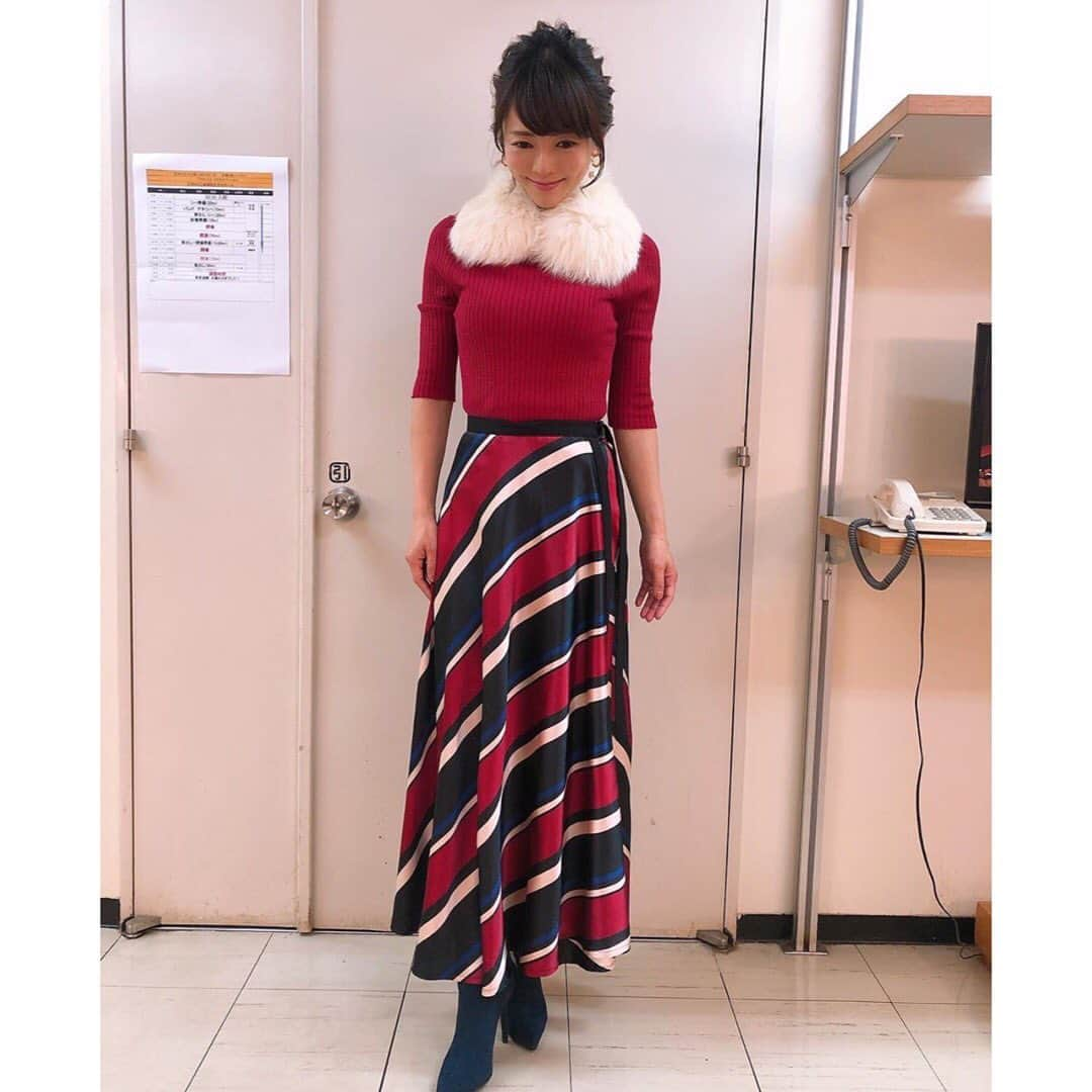 Black Moutonさんのインスタグラム写真 - (Black MoutonInstagram)「* 釈由美子さんがストライプフレアスカートを着用してくださいました。  @yumikoshaku #ブラックムートン #BlackMouton #ootd #outfit #coordinate #fashion #code #fashiongram #photooftheday #instagood #shooting #fashionshooting #style #fashionphotography #instalike #instafashion #creativedirection #fashionportrait #fashionstory #girlsstyle」12月19日 18時39分 - black_mouton_official