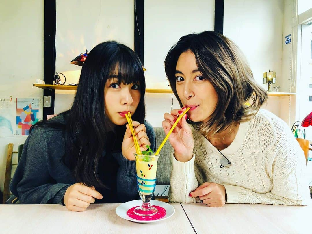 日本テレビ「おしゃれイズム」さんのインスタグラム写真 - (日本テレビ「おしゃれイズム」Instagram)「. 桜井日奈子さんと泉さん 岡山県にロケに☺︎‼︎ 雨予報だったこの日、 まさかの晴天‼︎ 晴美女に囲まれての 日帰りロケでした♡ 今週は絶品を食い尽くします。 #おしゃれイズム　#桜井日奈子　#森泉」12月19日 9時58分 - oshare_clip_ntv