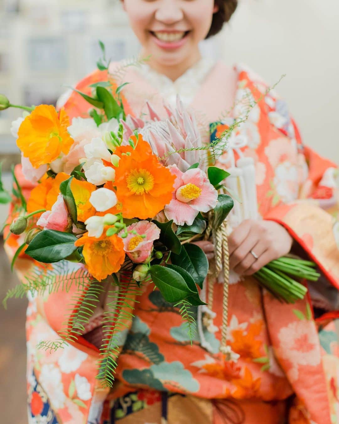 神戸セントモルガン教会さんのインスタグラム写真 - (神戸セントモルガン教会Instagram)「@kobe_st.morgan_church をフォローして、 #神戸セントモルガン教会 でお写真を投稿してくださいね* . オレンジがポイントになった おしゃれなブーケは 鮮やかな和装とも相性ピッタリ！ 会場をより一層華やかに演出します♡ ------------------- . ▽予約はTOPのリンクから❁ お問い合わせはDMに** >>>@kobe_st.morgan_church . ------------------- #結婚式 #ウェディング  #神戸花嫁 #神戸プレ花嫁  #関西花嫁 #神戸花嫁会 #神戸セントモルガン教会  #セントモルガン教会  #神戸結婚式 #KOBE #式場迷子 #ブライダルフェア #TAGAYA #weddingtbt #Dressy花嫁 #marryxoxo #ウェディングニュース #和装 #色打掛 #和装コーデ #和装ウェディング #和装前撮り #和装アイテム #花嫁コーデ #和装ヘア #ウェディングブーケ #前撮りポーズ」12月19日 10時10分 - kobe_st.morgan_church