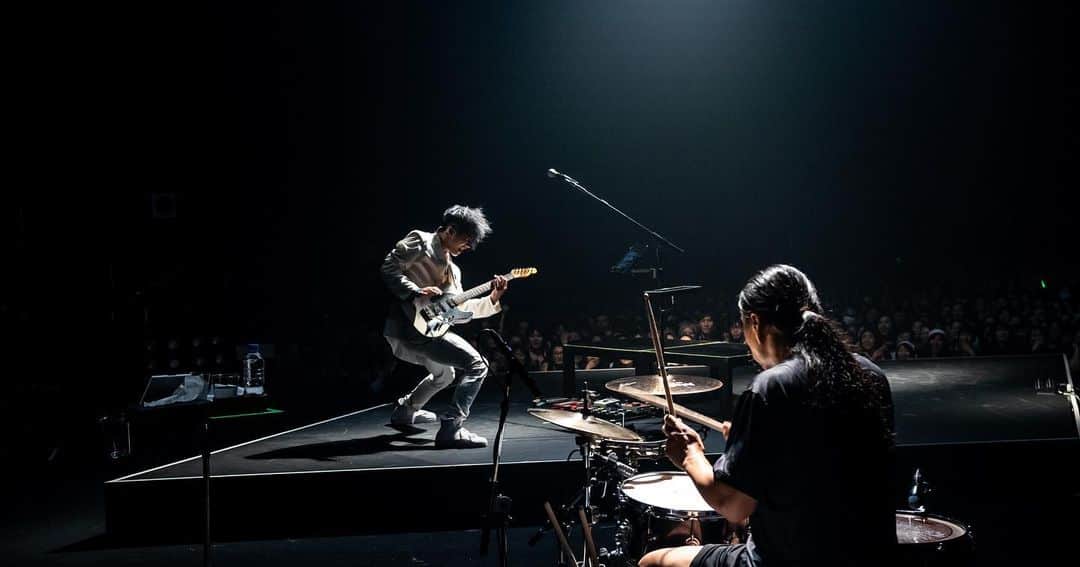 MIYAVI（石原貴雅）さんのインスタグラム写真 - (MIYAVI（石原貴雅）Instagram)「🙏 @miyavi_ishihara “NO SLEEP TILL TOKYO” World Tour 2019 JAPAN🇯🇵 Day 5 12.18 #Tokyo @zepp_divercitytokyo ご来場の皆様ありがとうございました！🙏 ．  Next Up! Day 6 JAPAN LEG FINAL🔥12.21 #Osaka @zepp_bayside  Photo By: @mikeyboiiiiii ． 【リリース情報】 MIYAVI NEW ALBUM 💿 NO SLEEP TILL TOKYO 7.24 Release⬇️⬇️ https://umj.lnk.to/miyavi_nsttPR ． 【ライブ情報】 「MIYAVI “NO SLEEP TILL TOKYO” World Tour 2019 JAPAN」 12/5 Sapporo | Zepp Sapporo 12/9 Sendai | Rensa 12/10 Nagoya | Zepp Nagoya 12/12 Fukuoka | Zepp Fukuoka 12/18 Tokyo | Zepp DiverCity TOKYO 12/21 Osaka | Zepp Osaka Bayside ． MIYAVI ファンクラブ ”MYV CREW” 2019年度会員受付中！！ MIYAVI Fan Club“ MYV CREW” 2019 Membership Admission and Renewal Information  ご入会方法は⬇️ http://myv382tokyo.com/myvcrew/about.html ． ． #MIYAVI #NoSleepTillTokyo #NSTT #UnderTheSameSky #MYVCREW #NorthAmerica #USA #CANADA #MEXICO #EUROPE #ASIA #JAPAN #live #札幌 #仙台 #名古屋 #福岡 #東京 #大阪」12月19日 10時18分 - miyavi_staff