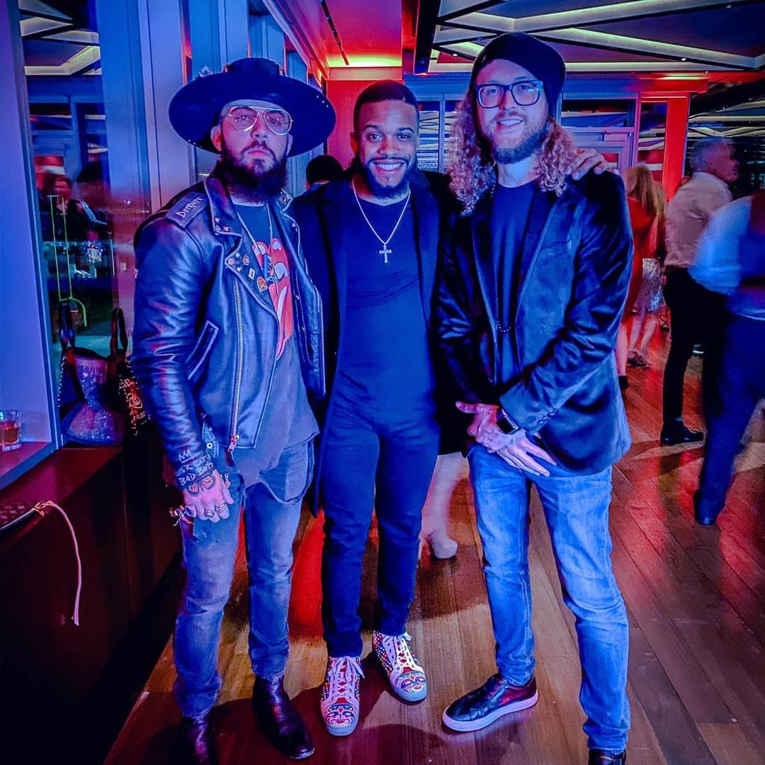 デライノ・デシールズ・ジュニアのインスタグラム：「Jerry Jones knows how to throw one hell of a Christmas party. #veryjerrychristmas」