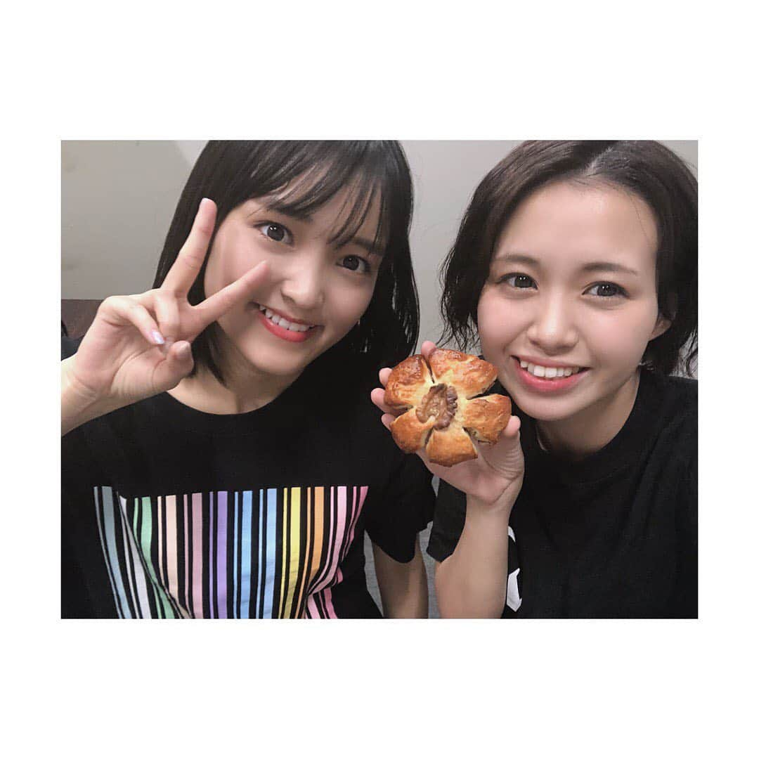 高木紗友希さんのインスタグラム写真 - (高木紗友希Instagram)「* * こぶしファクトリー 野村みな美がくるみパンを焼いてきてくれました♩ * 嬉しくてたまりませんでしたっ。 * リハーサル頑張れた〜。 * * #juicejuice #高木紗友希 #こぶしファクトリー #野村みな美」12月19日 11時08分 - sayuki_takagi.official