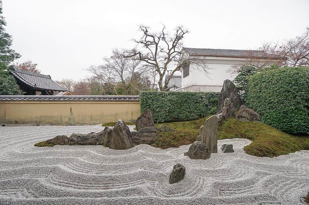 伊藤瑞貴建築設計事務所のインスタグラム：「きょうはきょうと。  #京都 #そうだ京都に行こう #京都巡り #これも仕事です」