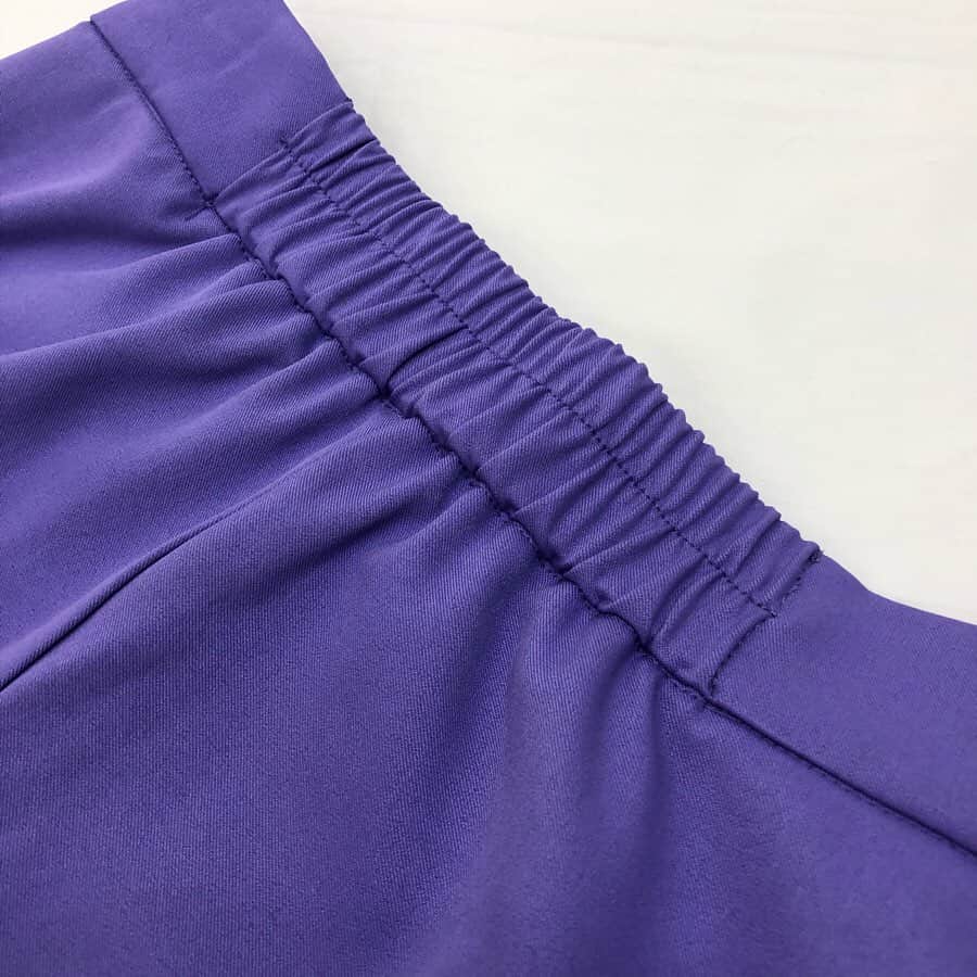 aki【EXSOME】さんのインスタグラム写真 - (aki【EXSOME】Instagram)「new ・ ・ ☑︎カラーテーパードパンツ color:purple/blue ¥3.900＋tax スッキリとしたシルエットのテーパードパンツ👖 暗くなりがちな冬のスタイリングに カラーが差し色となりコーディネートのポイントに✨ めちゃくちゃ発色の良いカラーで 早くお出掛けしたくなる〜💜💜💜 ・ ・ model:148cm ・ ・ 12月19日（thu） 20時〜発売です🤤 ・ ・ topのURLから ご購入していただけます✈︎✈︎✈︎ ・ ・ Instagram official  @exsome_official ・ ・ 公式LINE  @efc0920h（アットマークから） ・ ・ 公式Twitter  exsome_official ・ ・ 公式facebook  exsome_official ・ ・ #exsome#エクソーム#新作#韓国ファッション#韓国#韓国服#ハイネック#レイヤード#ニット#ケーブル編み#used#古着#roku#スラックス#カラーテーパードパンツ#テーパードパンツ」12月19日 11時28分 - exsome_official