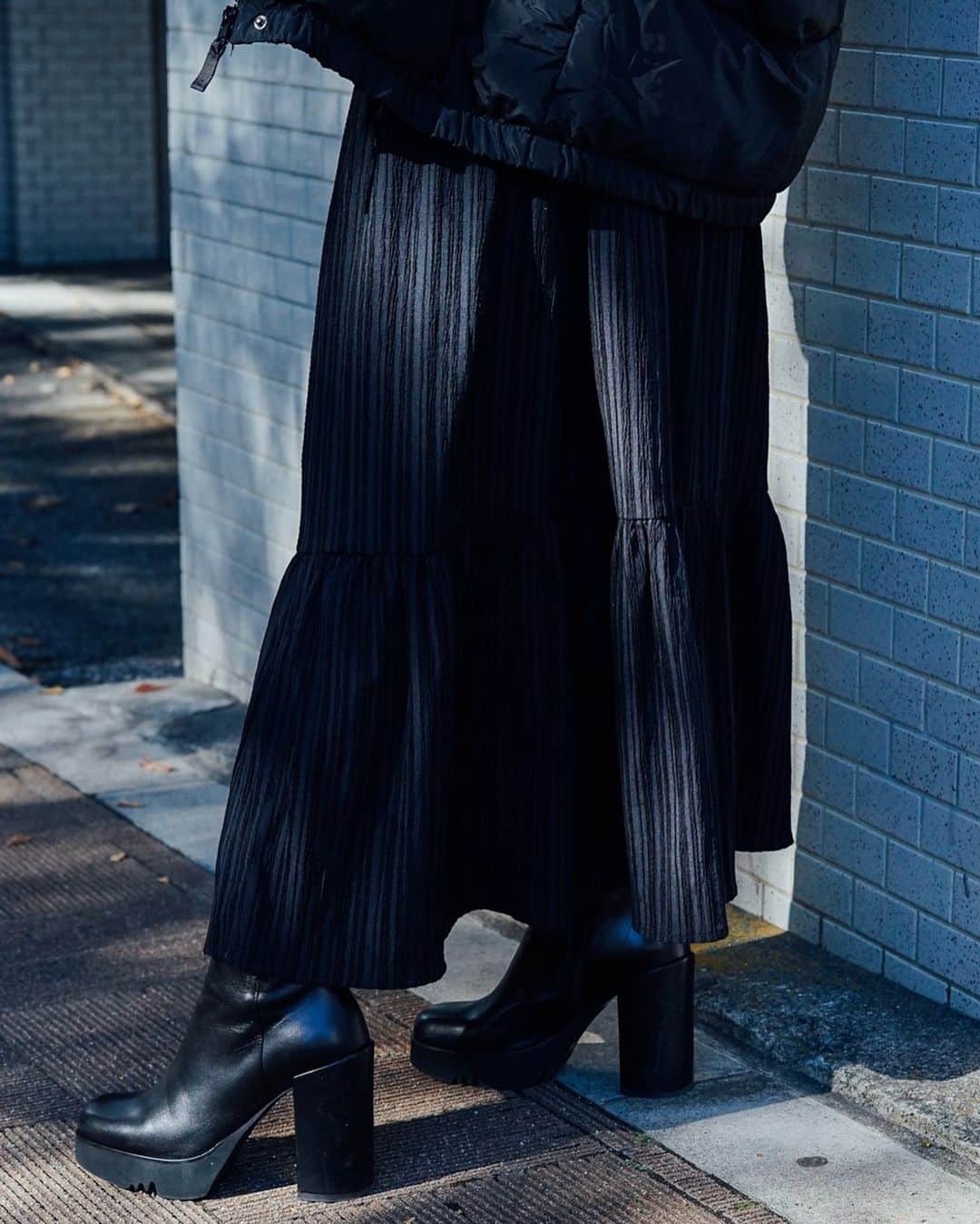 Fashionsnap.comさんのインスタグラム写真 - (Fashionsnap.comInstagram)「【#スナップ_fs】 Name なえなの  Jacket #wcloset Knitwear #SLY Skirt #MOUSSY Shoes #VIABUSSTOP  #fashionsnap #fashionsnap_women」12月19日 11時43分 - fashionsnapcom