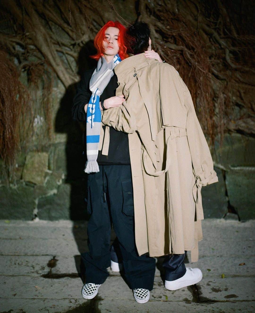 I.T IS INSPIRATIONさんのインスタグラム写真 - (I.T IS INSPIRATIONInstagram)「Embrace who you are. - @ader_error #trenchcoat #scarf #pants #sweatshirt #ITHK #ITisInspiration #AderError #FW19」12月19日 11時51分 - ithk
