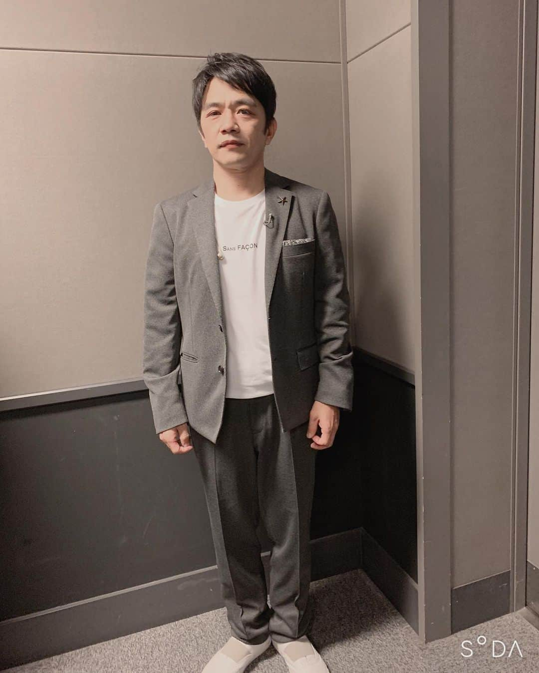 中川家さんのインスタグラム写真 - (中川家Instagram)「今週末の出演情報です！ ・19(木)19:00〜日本テレビ「THE突破ファイル」 ・20(金)19:57〜NHK大阪「モノさん、おしえて」 ・21(土)14:24〜読売テレビ「やすとも×中川家の旅はノープラン」 ・21(土)23:25〜フジテレビ「お笑い向上委員会」 ・22(日)18:34〜ABC「M-1グランプリ2019」※礼二のみ  礼二さん @orihica_official #ORIHICA  剛さん #sansfacon @sansfaconjp」12月19日 12時05分 - nakagawake.tsu.re