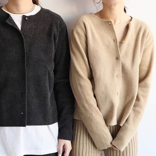 トライセクトさんのインスタグラム写真 - (トライセクトInstagram)「【journalstandard relume】 🧶 Pick up item “ knit cardigan ”🧶﻿ ﻿ 冬の主役のニットだからこそ、そろえたいバリエーション。今から買い足すならカーディガンがおすすめ☺︎﻿ ﻿ プルオーバーとしてはもちろん、Tシャツとレイヤードしたり、肩から掛けたりと、コーディネートに幅を与えてくれる頼れる1着です💞﻿ ﻿ ロングシーズン取り入れることができるアイテムだからこそ今の時期にgetして✔︎﻿ ﻿ ﻿ Tao to check item...📝﻿ ﻿ ﻿ #knit﻿ #knitcardigan﻿ #cardigan #khaki #skirt #pullover #beige #shoes  #oversizeknit﻿ #fahion﻿ #bag #relumeladys﻿ #fur #journalstandardrelume﻿ #baycrews﻿」12月19日 12時28分 - baycrews