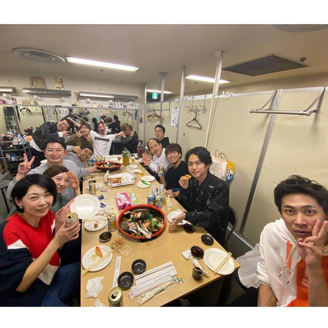 太田博久さんのインスタグラム写真 - (太田博久Instagram)「先日のベストネタライブ的なライブ。ルミネ満員御礼。最高に楽しかった。いろいろネタして集大成がこの感じです。協力してくれた先輩、後輩のみな皆様。本当に有難うございました！ #ジャングルポケット #僕の好きなネタ」12月19日 12時33分 - hirohisaota