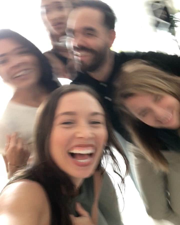 Nicole Mejiaのインスタグラム：「We took 5 minutes out of recipe shooting to sing Bohemian Rhapsody at the top of our lungs. We all totally had our rockstar/air guitar/head bang moments.  Ps. @elisanaam got the whole thing on camera. 👀 can’t wait to share it.  2020, more of this please.✨ #nothingreallymatterstous」