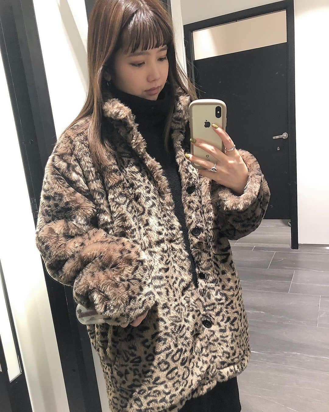 早川真生さんのインスタグラム写真 - (早川真生Instagram)「今年買ったアウター🐅 めちゃあったかくってこればっかり着てる🐅~♪ #fashion#code#todayscode#fashion#ootd#love#outfit#ootn#ootw」12月19日 18時57分 - hayakawa_mai