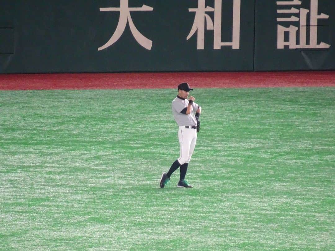ニッチロー'さんのインスタグラム写真 - (ニッチロー'Instagram)「この距離感がいいね。  #ライトの守備位置 #東京ドーム #ニッチロー' #野球 #ベースボール #baseball」12月19日 14時01分 - nicchiro5.1
