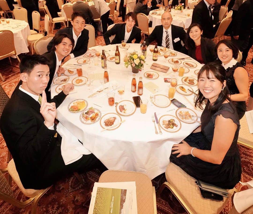 のインスタグラム：「監督と愉快な選手たち💃🕺❤️🖤 #teamjapan #🇯🇵」