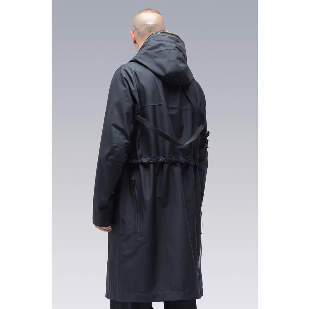 UNITED ARROWS & SONSさんのインスタグラム写真 - (UNITED ARROWS & SONSInstagram)「【 Recommend 】 < ACRONYM®︎ > J61-GTV now in store. #unitedarrowsandsons  #unitedarrows #harajuku  #acronym」12月19日 15時04分 - unitedarrowsandsons