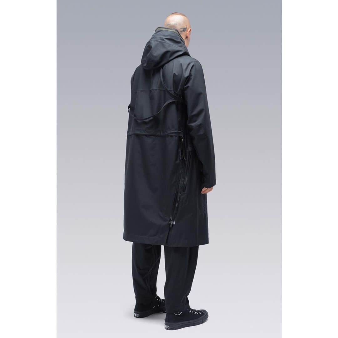 UNITED ARROWS & SONSさんのインスタグラム写真 - (UNITED ARROWS & SONSInstagram)「【 Recommend 】 < ACRONYM®︎ > J61-GTV now in store. #unitedarrowsandsons  #unitedarrows #harajuku  #acronym」12月19日 15時04分 - unitedarrowsandsons