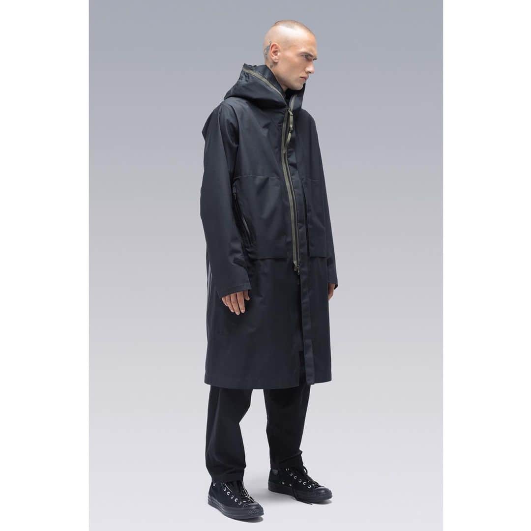 UNITED ARROWS & SONSさんのインスタグラム写真 - (UNITED ARROWS & SONSInstagram)「【 Recommend 】 < ACRONYM®︎ > J61-GTV now in store. #unitedarrowsandsons  #unitedarrows #harajuku  #acronym」12月19日 15時04分 - unitedarrowsandsons
