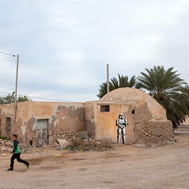 HYPEBEASTさんのインスタグラム写真 - (HYPEBEASTInstagram)「@hypebeastart: @invaderwashere paid a visit to the island of Djerba in Tunisia to install a total of 58 new pieces. One of the more eye-catching works is a series of 'Star Wars' characters to celebrate the new 'Star Wars: The Rise of Skywalker' movie. Hit the link in bio for the full article.⁠⠀ Photos: Invader」12月19日 15時12分 - hypebeast