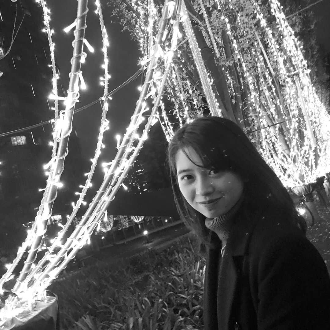 吉川愛さんのインスタグラム写真 - (吉川愛Instagram)「☺︎ ぴよ、Happy birthday!! 本当に大事な、大好きな友達。 素敵な１年になりますよ〜に💕CHUUUU ((:ぴよとイルミネーション観に行ったの。 去年ぶり。成長してるかしら。？？ また来年も再来年もずっとずっと一緒にいこう〜🤫」12月19日 16時07分 - ai_yoshikawa_official
