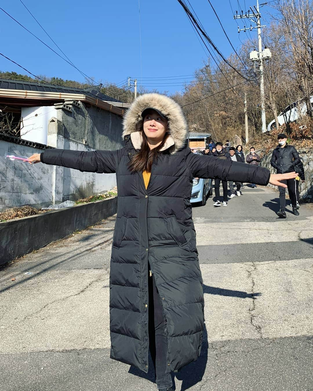 チョン・ヘビンさんのインスタグラム写真 - (チョン・ヘビンInstagram)「은세랑 같이 연탄봉사🌞🌚 몸은 힘들지만 마음은 너무나도 기뻤던 시간♡ 함께한 분들 너무 고생많으셨어요~ 올겨울 따뜻히 보내세요 #사랑의연탄나눔  #대한민국온도1도올리기」12月19日 16時13分 - heavenbin83