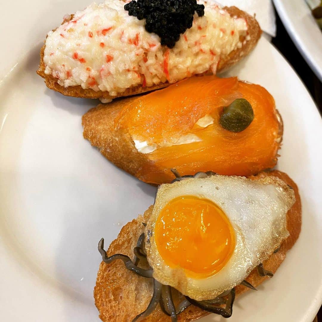 西山茉希さんのインスタグラム写真 - (西山茉希Instagram)「味覚のお土産。 本日は西山食堂inスペイン。  #🇪🇸 #市場からキッチンへ  生配信＆インスタライブ予定ありです。 m(__)m  二日目。 ぐんもです。」12月19日 16時34分 - maki.nshiyama50