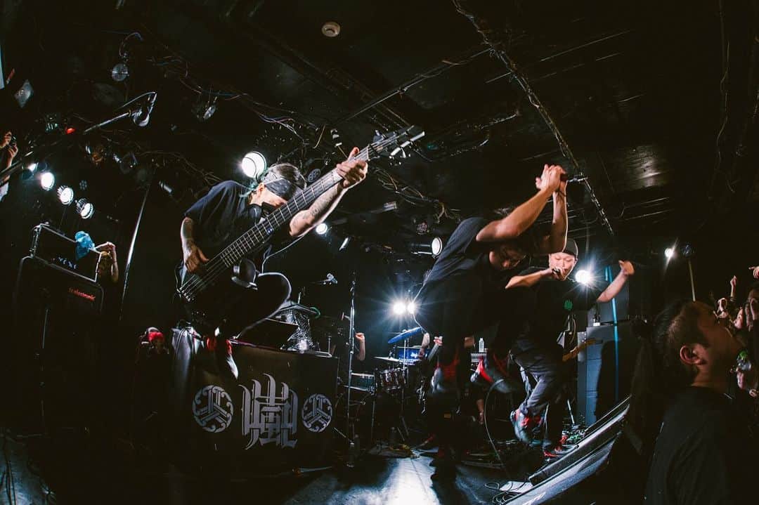 山嵐さんのインスタグラム写真 - (山嵐Instagram)「‪極上音楽集ツアー2019～2020  ツアー18公演目‬  @ F.A.D YOKOHAMA‬ ‪w  Mighty Crown‬  年内最終となる地元でのライブは最高でした。  Mighty Crown & CHOZEN LEEありがとうございました！  残すは‬ ‪大阪/名古屋/東京‬ ‪よろしくお願いします。  Photo by @ryuichioshiro  #山嵐 #極上音楽集 #ツアー‬ ‪#MightyCrown #ChozenLee #横浜‬」12月19日 16時34分 - yamaarashi07