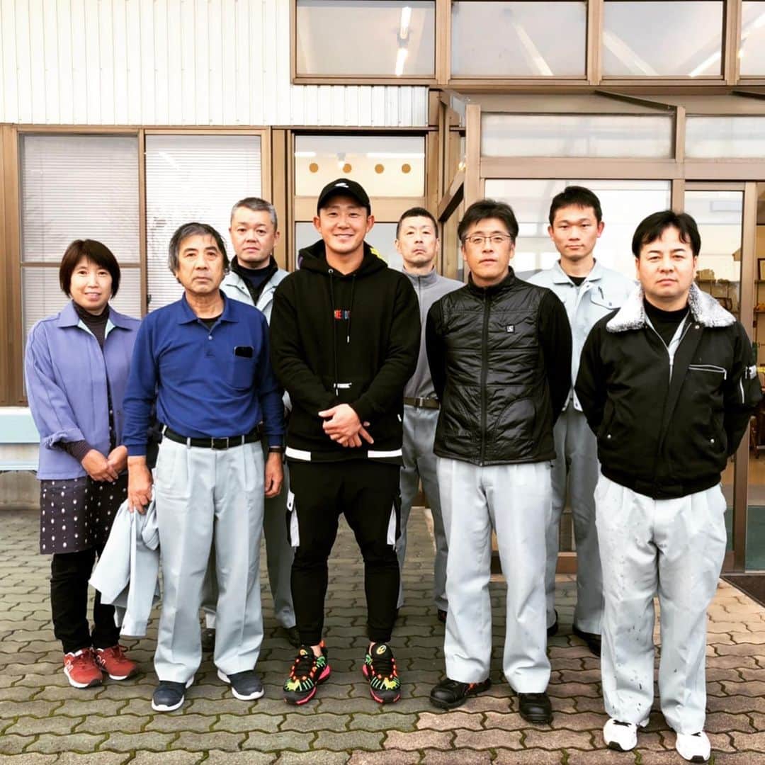 三ツ俣大樹のインスタグラム：「久保田スラッガーバット工場🏭 勉強なりました！  #久保田スラッガー #スラッガー東京支店 #南砺市 #バット職人」