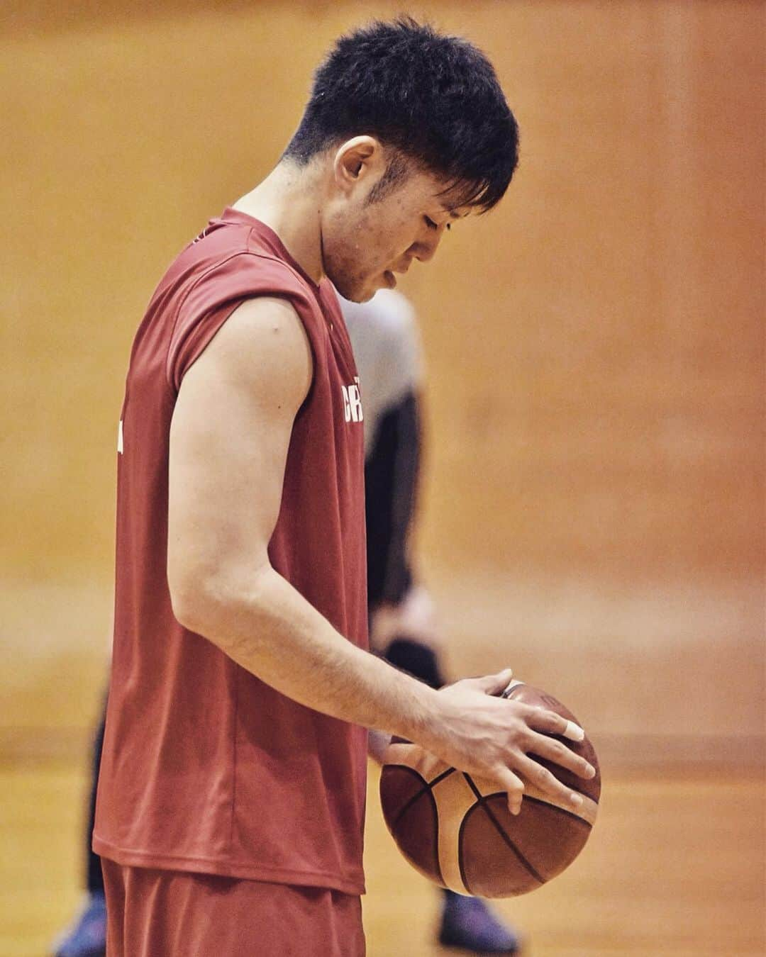 千葉ジェッツさんのインスタグラム写真 - (千葉ジェッツInstagram)「練習風景12.19📸 #chibajets #Bリーグ #千葉ジェッツ #basketball #バスケ #大倉颯太 #ラシードファラーズ #2人とも好青年 #イケメン #これは広報気合い入っちゃう #練習生 #特別指定とは違います #練習生は試合には出られません」12月19日 16時56分 - chibajets_official