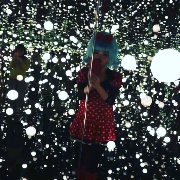 ジュン中山のインスタグラム：「#yayoikusama @davidzwirner #newyork #polkadots #davidzwirnergallery」