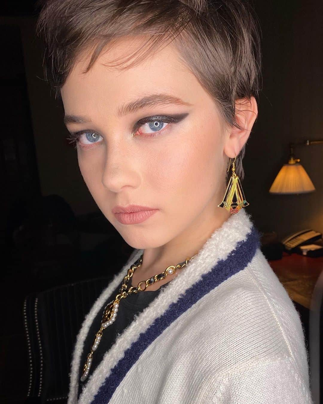 Vincent Oquendoさんのインスタグラム写真 - (Vincent OquendoInstagram)「A little #caileespaeny in aspen in chanel 🥰」12月20日 2時48分 - makeupvincent