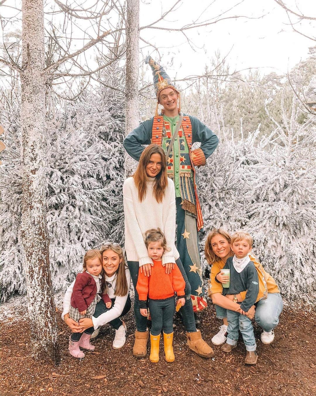 アレクサンドラ・フェルステッドさんのインスタグラム写真 - (アレクサンドラ・フェルステッドInstagram)「BEST• DAY• EVER  We were lucky enough to go to Lapland UK today for the first time ever and wow.... blown away. The attention to EVERY SINGLE detail is mind blowing & I can seriously say it was truly spectacular and impressive! Never have I been somewhere that made me feel I was actually stepping into a magical, glory piece of Christmas heaven!  So for that ... (and earning me some SERIOUS amazing Auntie points!!) .. Thank you @laplanduk. So happy I got to show India the magic - we will be back next year!! Merry Christmas 💙💫 #gifted #christmas #merrychristmas #laplanduk」12月20日 3時04分 - binkyfelstead