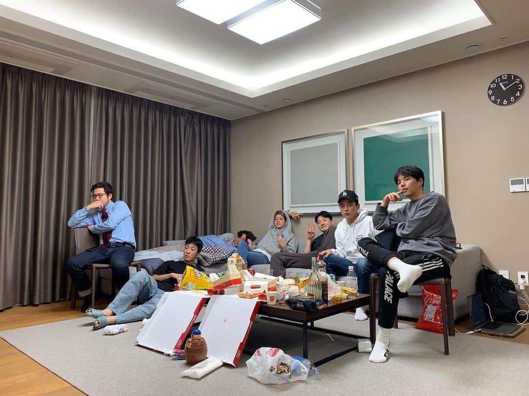 ジョンス のインスタグラム：「스포스 19년 12월 단합대회  #토트넘 #베르통언」
