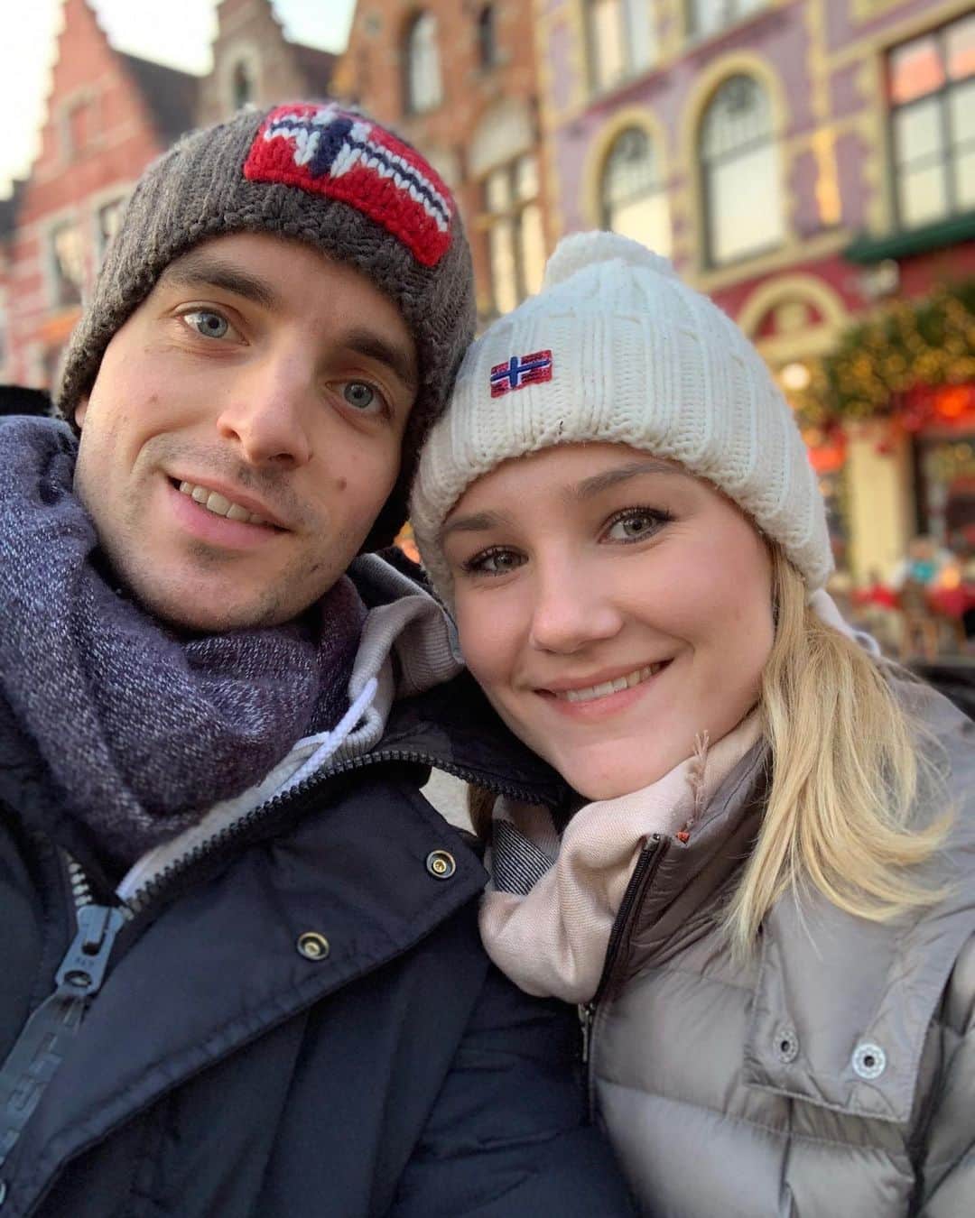 ルーベン・ブロマールトのインスタグラム：「I can‘t wait to spend Christmas with you ❤️🌲 #missyou #loveofmylife #homesweethome」
