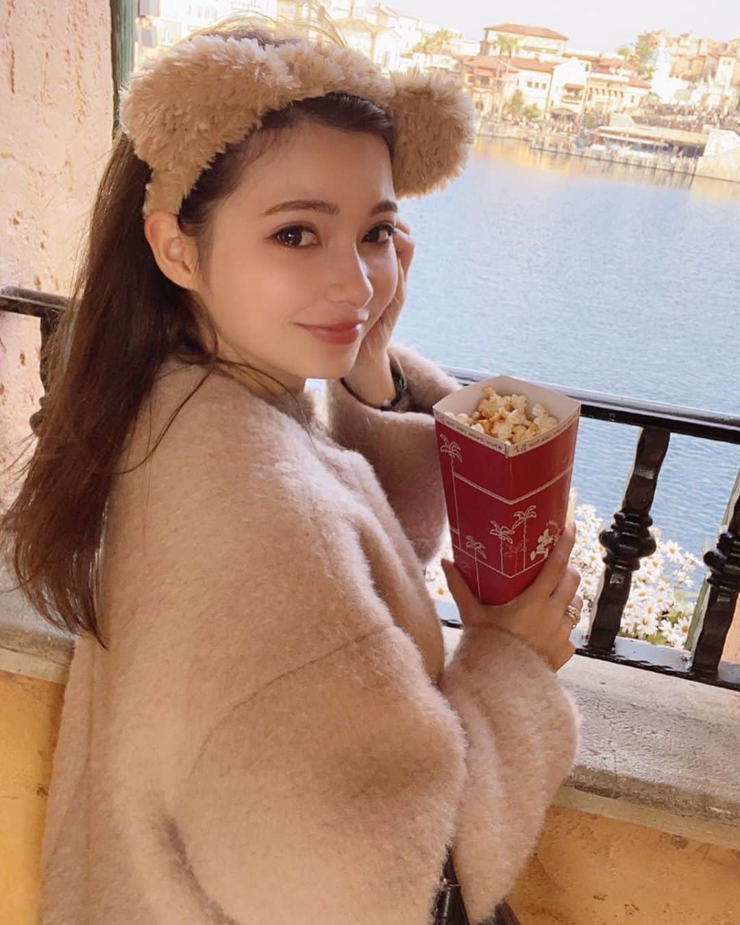 HELENAのインスタグラム：「#クリスマスディズニー #🎄 #東京ディズニーシー #ソアリン」