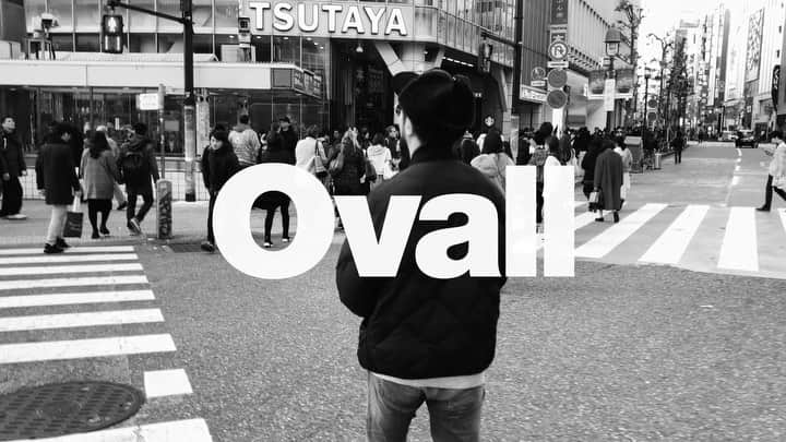 Ovallのインスタグラム：「アルバム発売日の12/4(水)、都内のCDショップに遊びに行ったときの様子です﻿💿 ﻿ オススメはやはりDISC2付属の限定版﻿✨ (WONK、Kan Sano、Michael Kaneko、Nenashi 参加🤝)﻿ ニューアルバム『Ovall』絶賛発売中﻿🎧 ﻿ #Ovall #origamiPRODUCTIONS #ShingoSuzuki #mabanua #SekiguchiShingo」