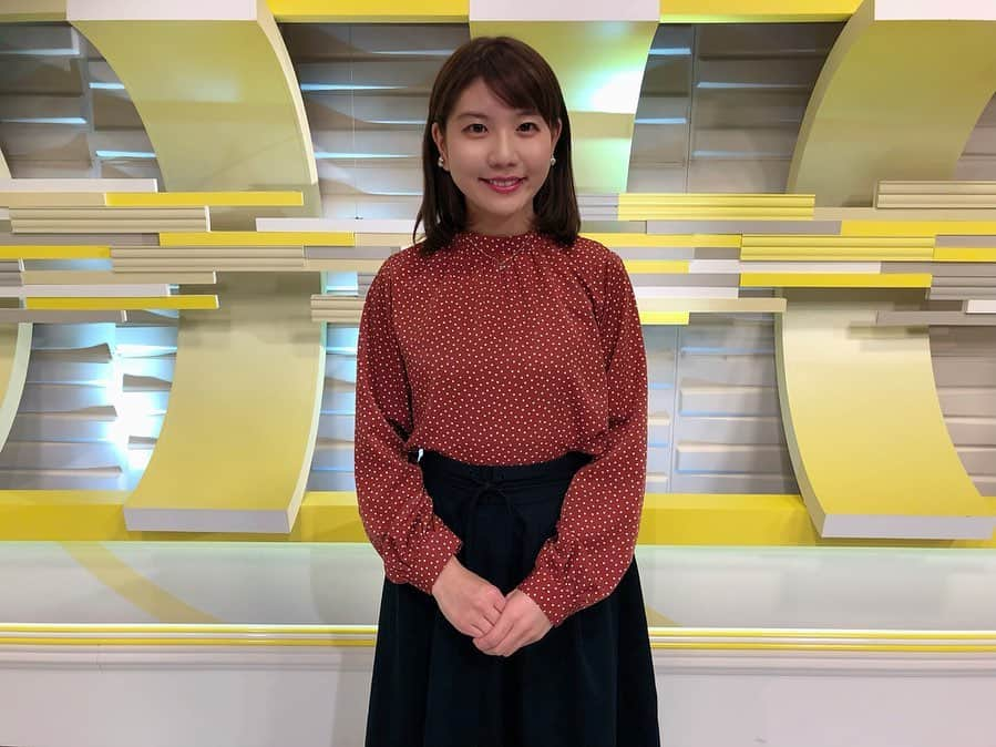 東條麻依子さんのインスタグラム写真 - (東條麻依子Instagram)「今年も残すところ あと10日あまりですね！😳 一年が過ぎるのが あっという間です！ . TSCnews5の衣装紹介⭐️ . 1.2.3枚目▶︎ Te'chichiサンステーション店 4.5.6枚目▶︎ earth music&ecology イオンモール岡山店 でお借りしています！ . 大きい網目のセーターや肩にボタンがついていたりとデザインが可愛らしいものばかりです！🤗 いつも素敵な衣装ありがとうございます！ . #テレビせとうち#TSCnews5 #衣装#提供#earthmusicandecology  #Te'chichi #アナウンサー」12月19日 20時54分 - maiko_tojo