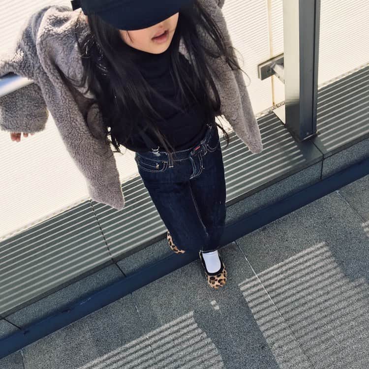 Rieさんのインスタグラム写真 - (RieInstagram)「これすき♡#足のサイズ感がサザエさんに見える」12月19日 21時10分 - riemirin_k