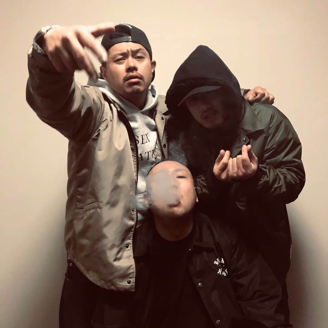 漢さんのインスタグラム写真 - (漢Instagram)「12/21(sat)【 #KOK PLAY OFF at HARLEM】 OPEN 17:00 BATTLE START 18:00 ADV ¥2,500 / 別途1D DOOR ¥3,000 / 別途1D e＋ https://eplus.jp/sf/detail/3158270001-P0030001  決勝進出を賭けてMCマロン、S-kaine、CROWN-D、DANIEL a.k.a. 464underground、梵頭が総当たり戦で激突！！ LIVEには東海喰種、MEGA-G、LIBRO！！ https://kokjapan.com/kok2019/#pre」12月19日 21時11分 - kan_9sari