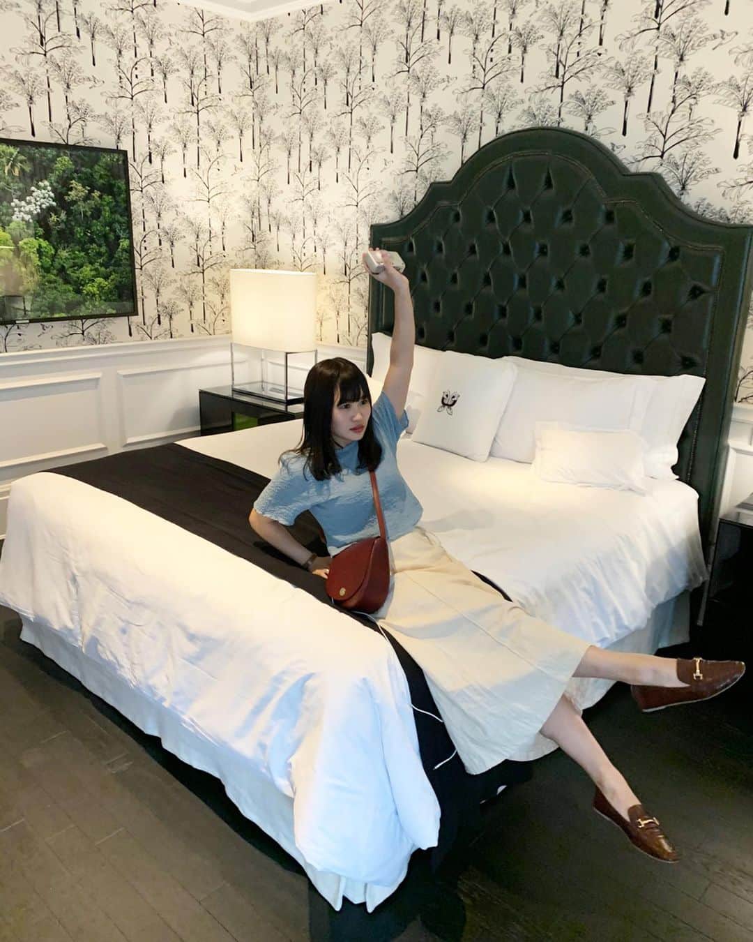 大関れいかさんのインスタグラム写真 - (大関れいかInstagram)「. このベッド家に置きたい🥺 海外のホテルに置かれてるベッドって 絶対ばかでけぇよね。 将来の夢はキングサイズベッド🛏 #実家と旅館の布団も最高 #bedroom#wbpartner」12月19日 21時22分 - _reikaoozeki