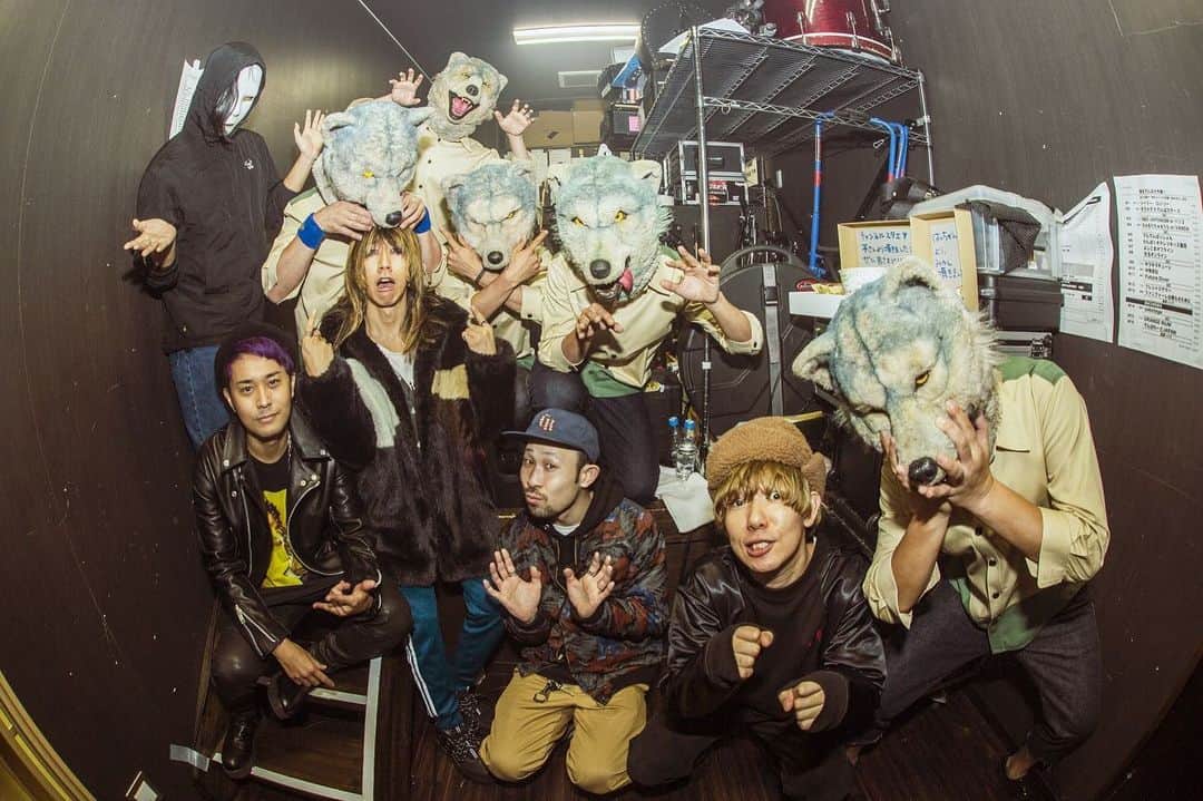 藤原広明のインスタグラム：「MAN WITH A MISSION presents 『Remember Me TOUR 2019-追加公演-』 KLUB COUNTER ACTION 宮古  w）MAN WITH A MISSION  マンウィズ、そして宮古のあなたにびっくらぶっ！！🦍🦍🦍🦍 photo by @cazrowAoki」