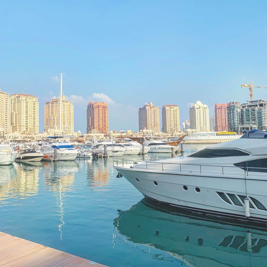 百瀬俊介さんのインスタグラム写真 - (百瀬俊介Instagram)「The Pearl Qatar Porto Arabia 🇶🇦🌴🛥☕️🧕🏽🏙 #qatar #pearl #cafe #カタール」12月19日 22時06分 - momose_shunsuke