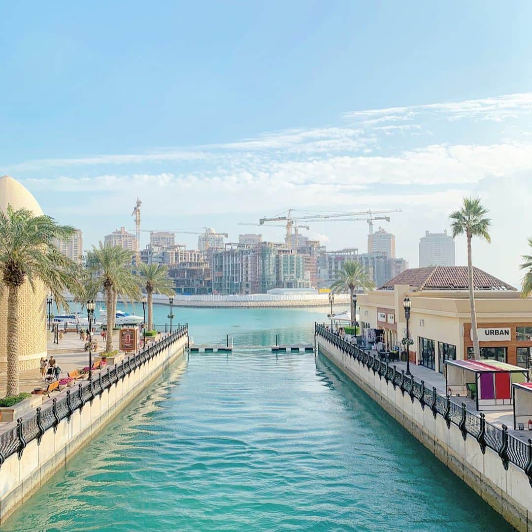 のインスタグラム：「The Pearl Qatar Porto Arabia 🇶🇦🌴🛥☕️🧕🏽🏙 #qatar #pearl #cafe #カタール」