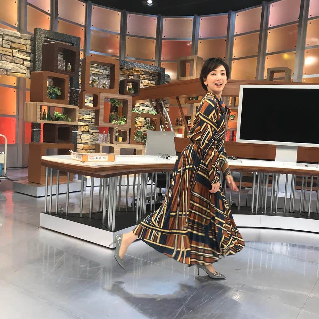 のインスタグラム：「今年も、あと一歩、がんばりましょう！ Another step till the end of year! #blackmouton」